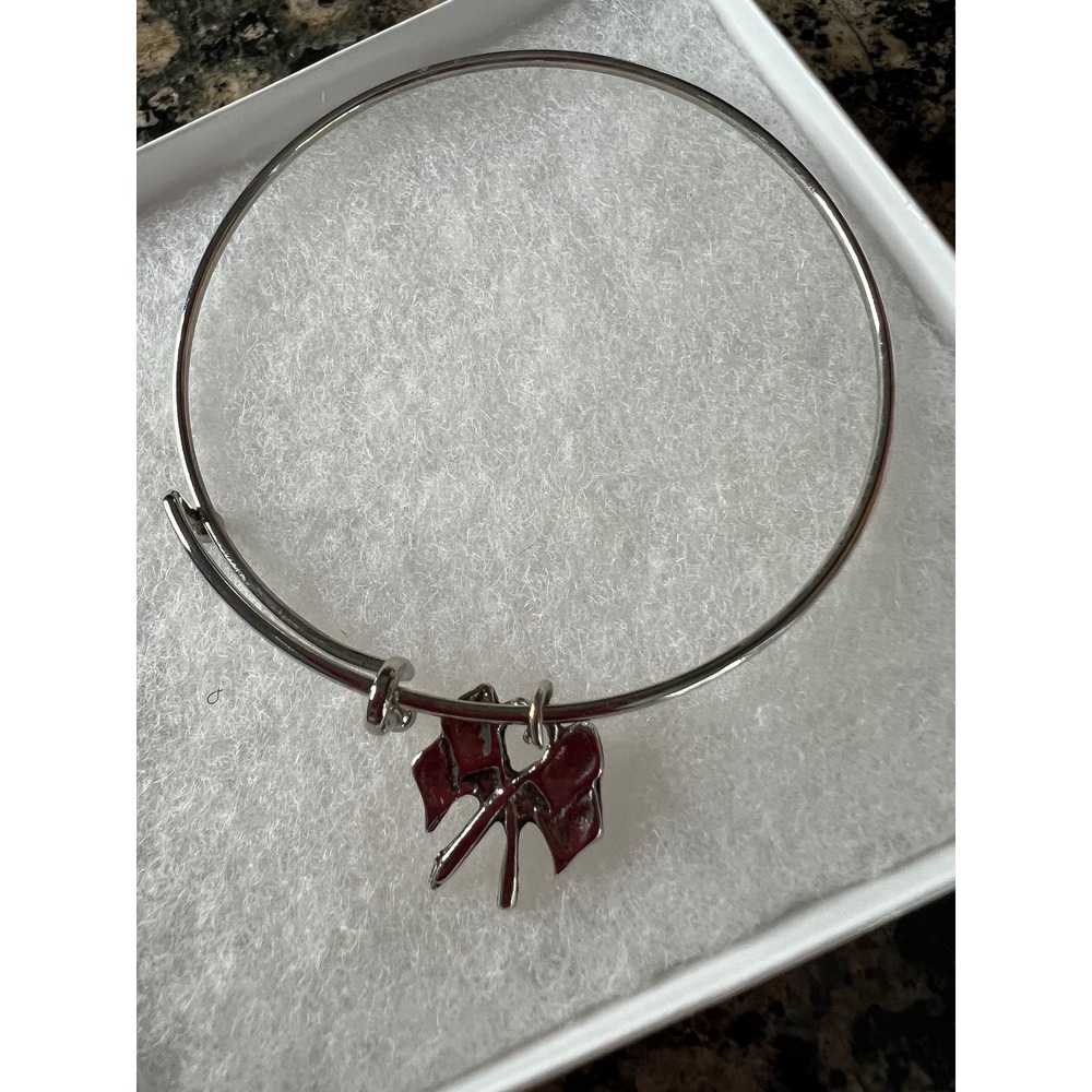 Silver Tone Four Flags Charm Expandable Wire Bangle Bracelet Adjustable